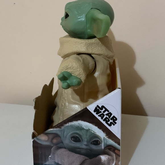 Baby Yoda Mandalorian toy - Picture 5 of 5